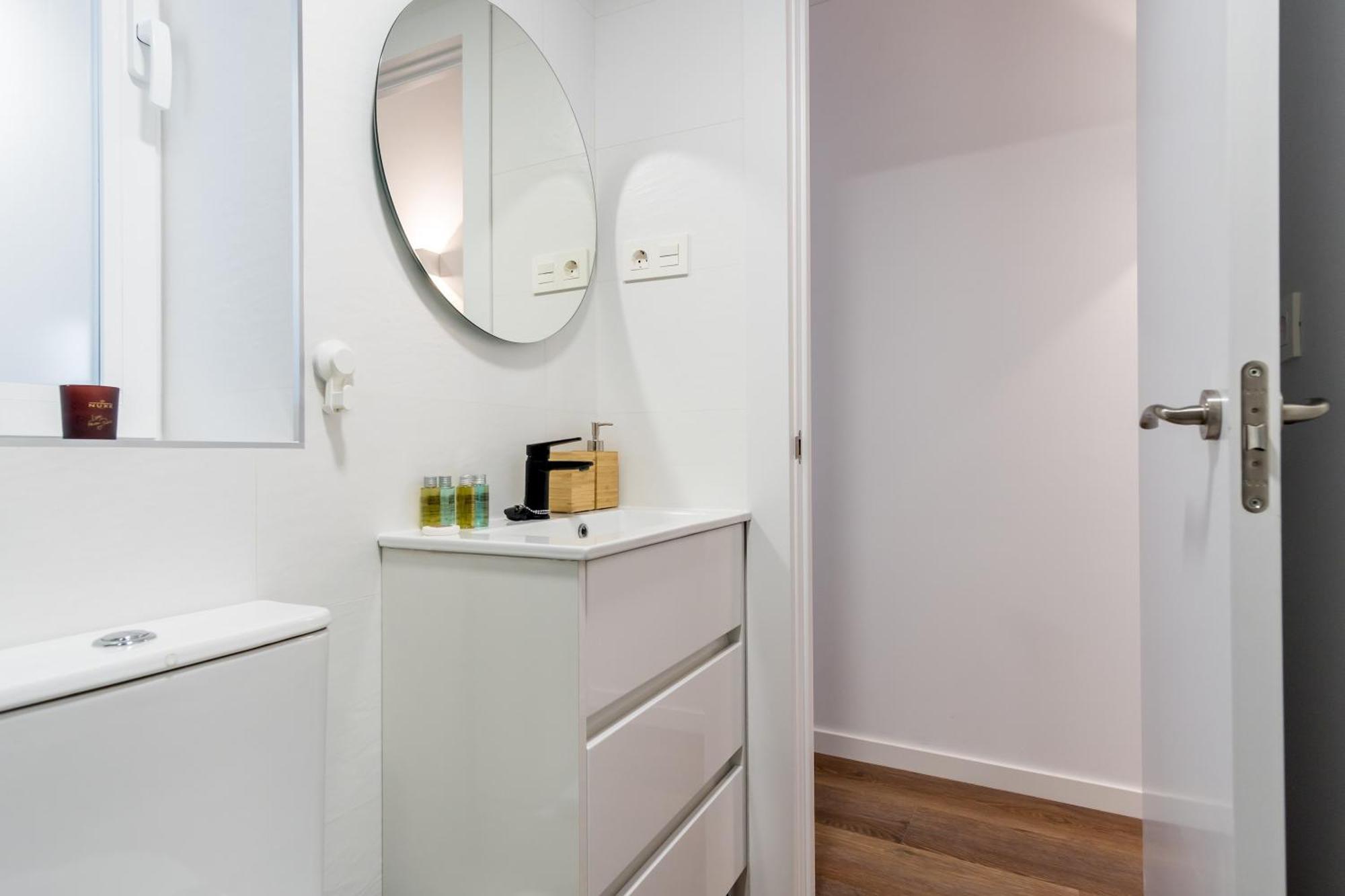 Modern And Cozy- 1 Bedroom 1 Bathroom -Lavapies Madrid Dış mekan fotoğraf